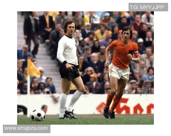 三十年代足球王国的璀璨球星与传奇时刻再现 三十年代足球王国的璀璨球星与传奇时刻再现